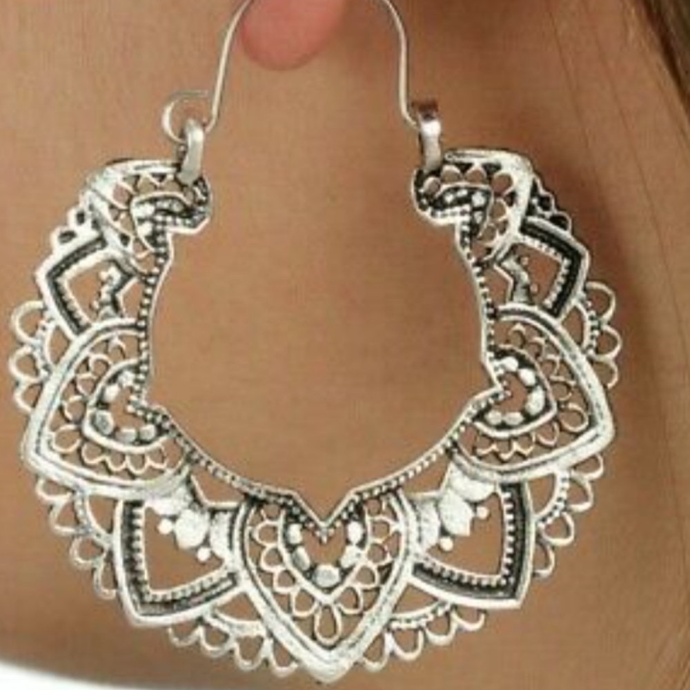 Gorgeous Silver Delicate Boho Hoop Earrings - Picture 3 of 4